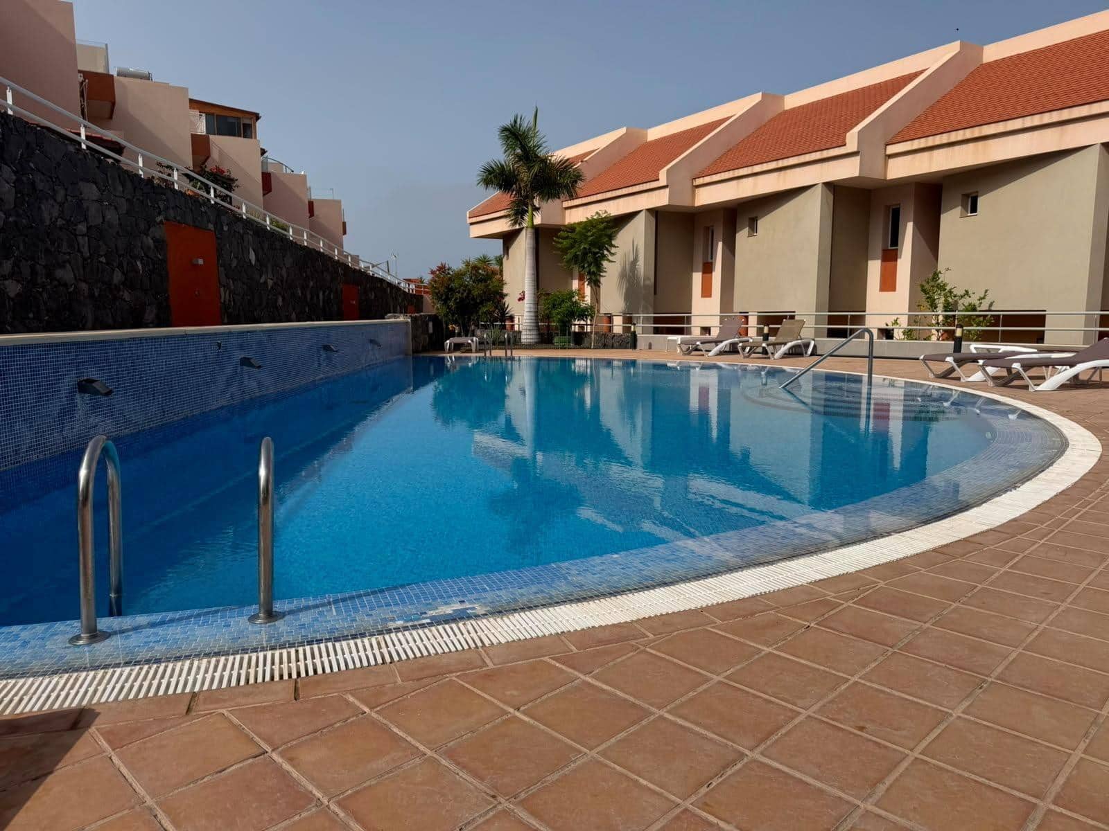 3 sovrum Radhus till salu i Puerto Santiago med pool - 595 000 € (Ref: 9954217)