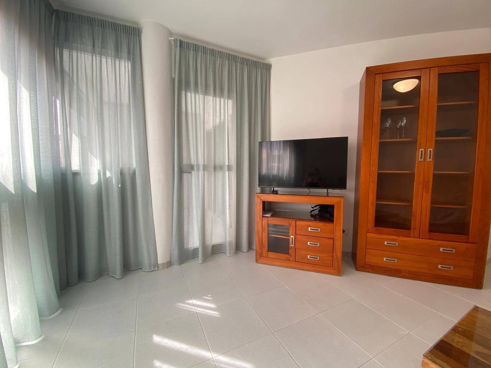 2 bedroom Apartment for rent in El Medano - € 1,100 (Ref: 9957959)