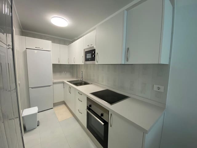 2 quarto Apartamento para arrendar em El Medano, Granadilla de Abona - 1 100 € (Ref: 9978824)
