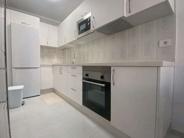 2 quarto Apartamento para arrendar em El Medano, Granadilla de Abona - 1 100 € (Ref: 9978824)