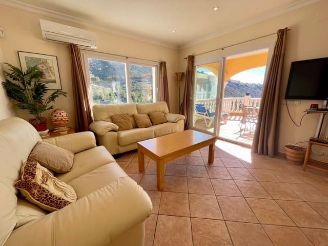 4 chambre Villa/Maison à vendre à Benitachell / Benitatxell avec piscine - 440 000 € (Ref: 10049637)