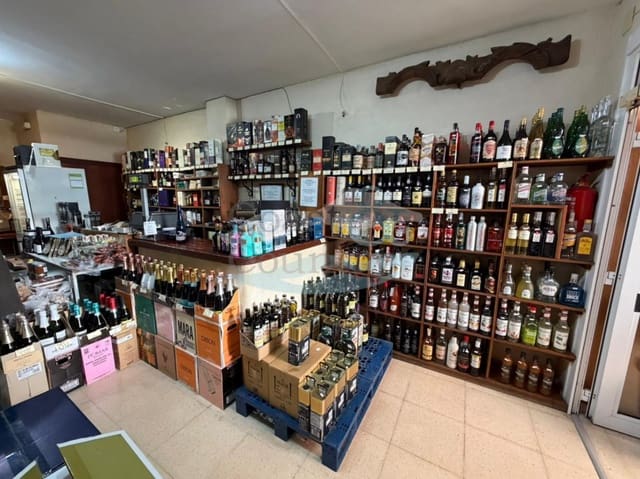 Kaupallinen myytävänä paikassa Casco Urbano, Teulada-Moraira - 220 000 € (Ref: 10049638)