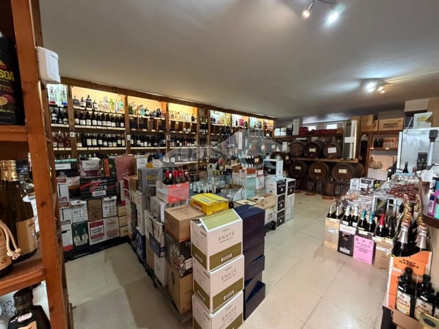 Kaupallinen myytävänä paikassa Casco Urbano, Teulada-Moraira - 220 000 € (Ref: 10049638)