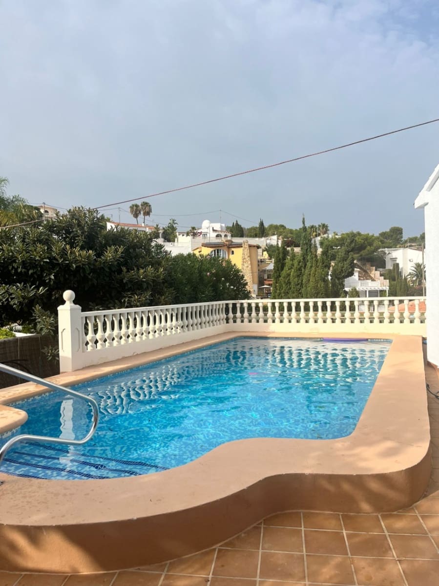4 Zimmer Villa zu verkaufen in Benissa mit Pool - 450.000 € (Ref: 10049640)