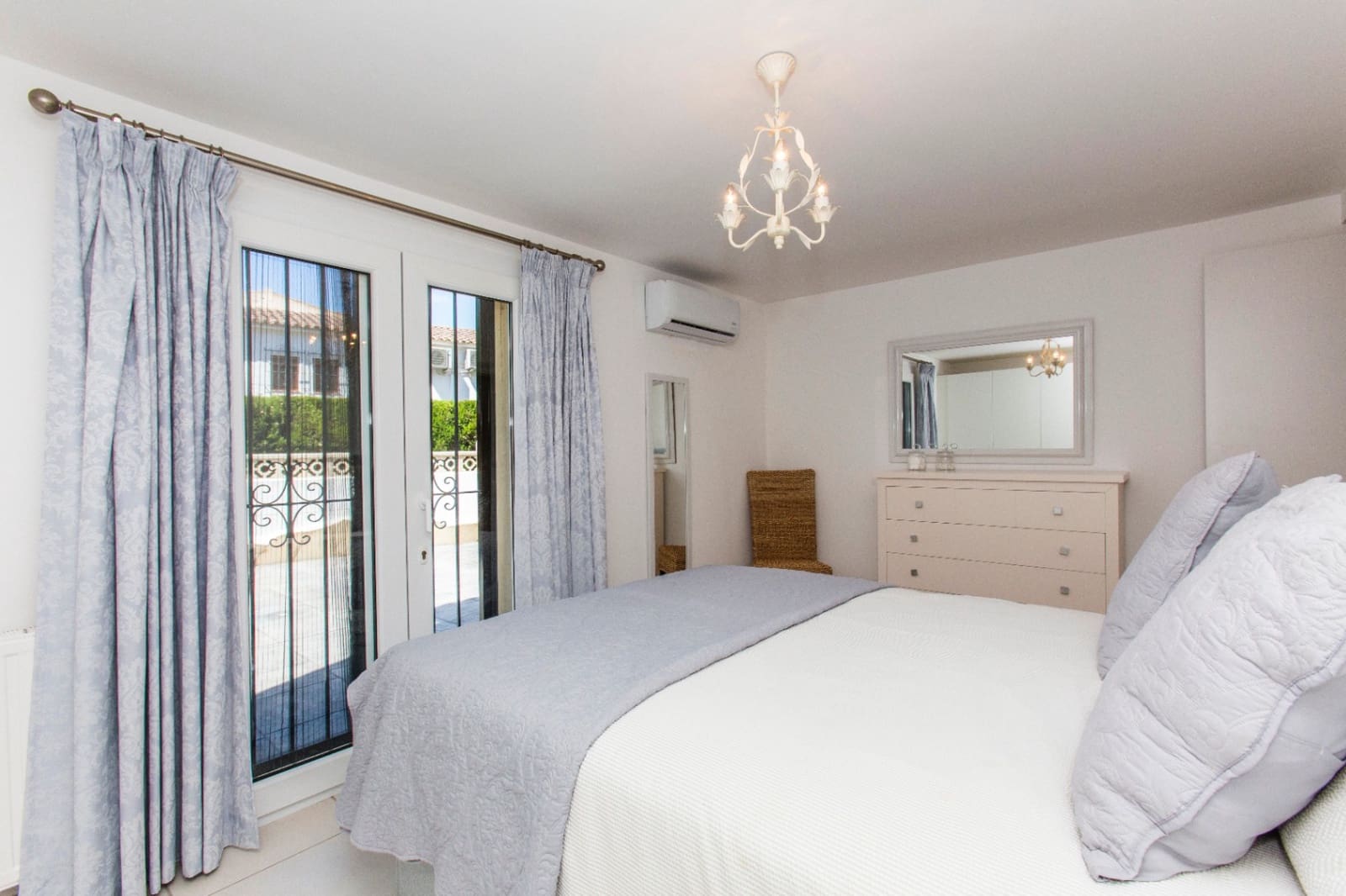 4 Zimmer Villa zu verkaufen in Benissa mit Pool - 695.000 € (Ref: 10055605)