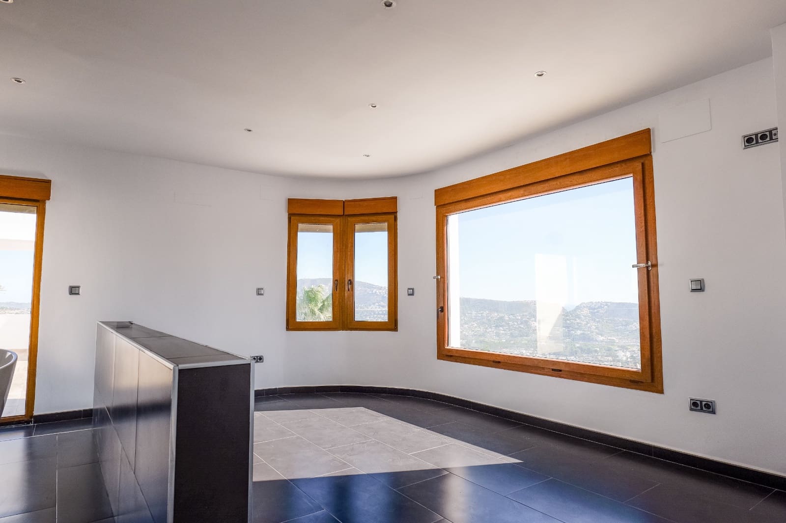 4 slaapkamer Villa te koop in Moraira met zwembad - € 1.550.000 (Ref: 10055607)