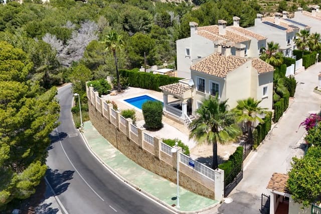 3 Zimmer Villa zu verkaufen in Pueblo, Calpe / Calp mit Pool - 485.000 € (Ref: 10059514)