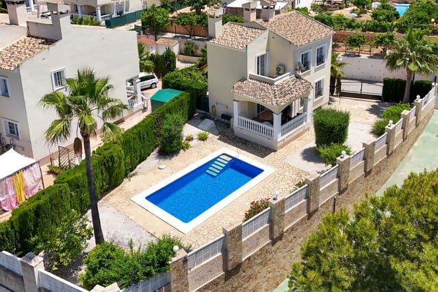 3 Zimmer Villa zu verkaufen in Pueblo, Calpe / Calp mit Pool - 485.000 € (Ref: 10059514)