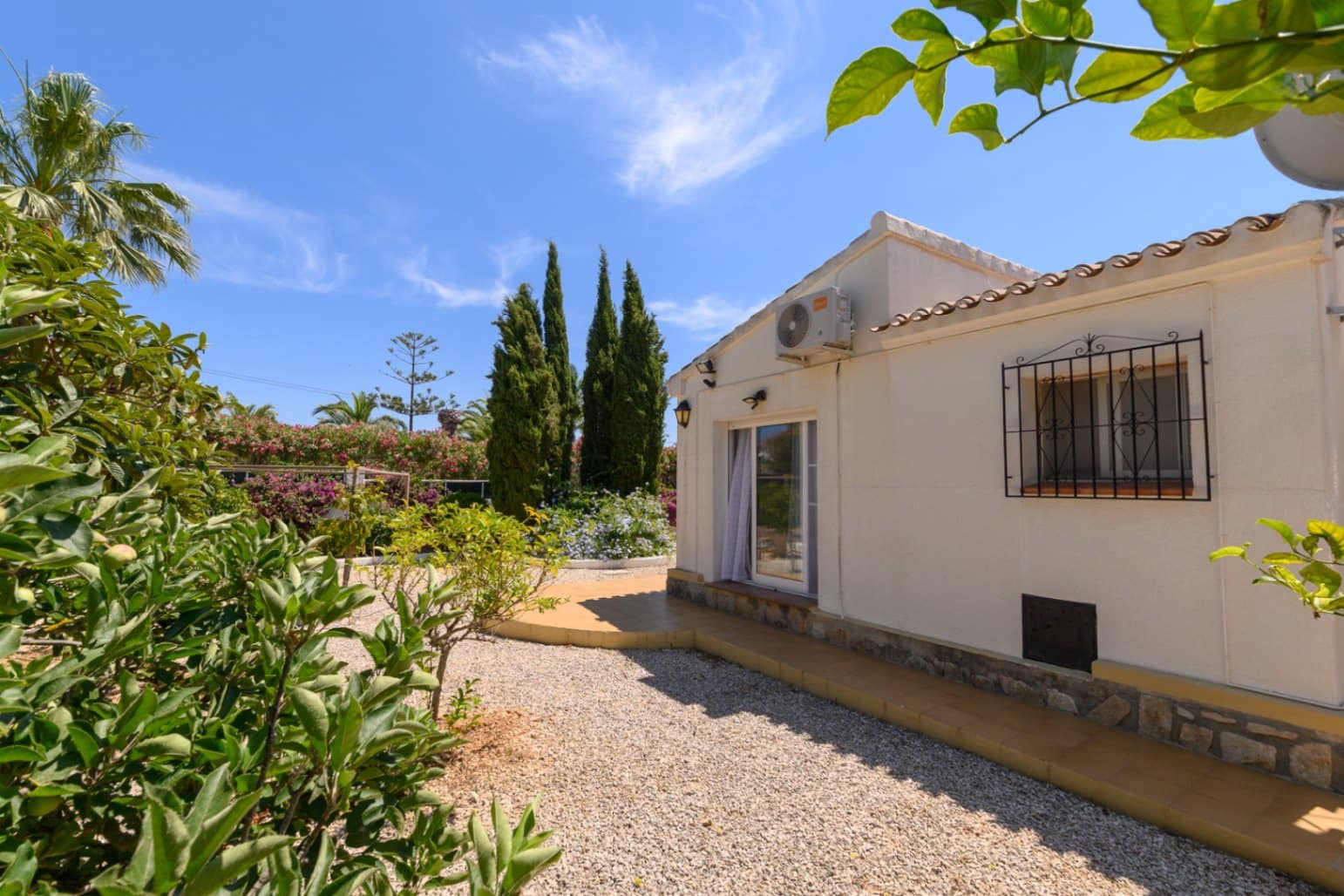Chalet de 4 habitaciones en Javea / Xàbia en venta con piscina - 860.000 € (Ref: 10068103)