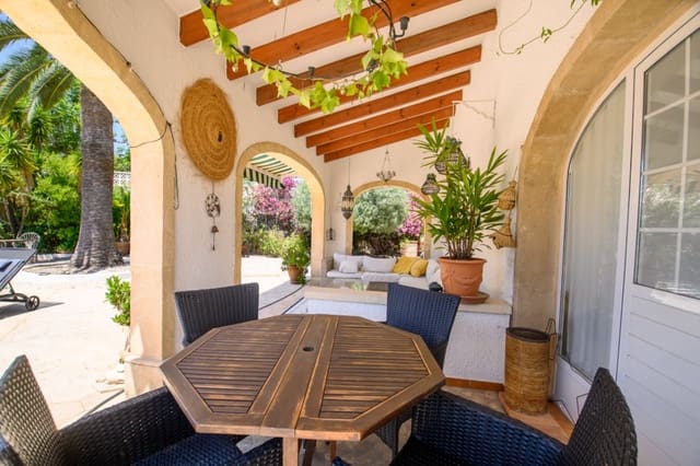 Chalet de 4 habitaciones en Centro ciudad, Javea / Xàbia en venta con piscina - 860.000 € (Ref: 10068103)