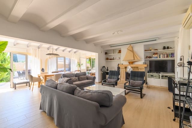Chalet de 4 habitaciones en Centro ciudad, Javea / Xàbia en venta con piscina - 860.000 € (Ref: 10068103)