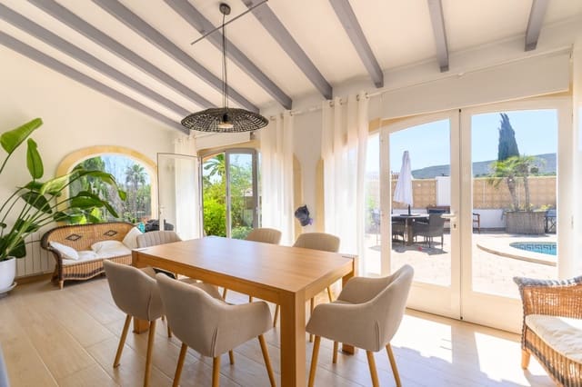 Chalet de 4 habitaciones en Centro ciudad, Javea / Xàbia en venta con piscina - 860.000 € (Ref: 10068103)