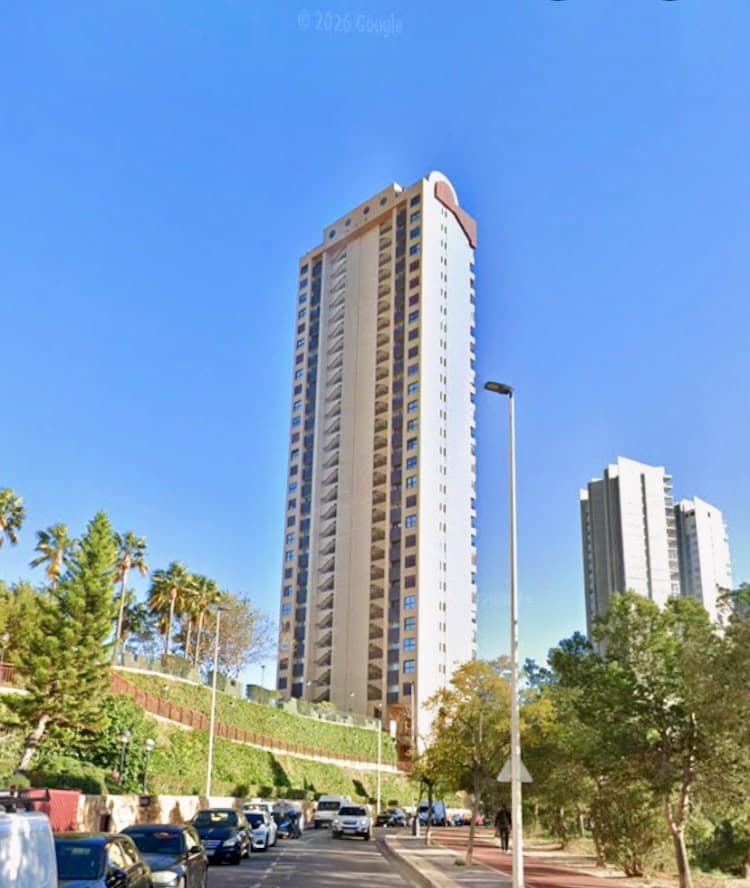 2 quarto Apartamento para venda em Benidorm com piscina - 385 000 € (Ref: 10076601)