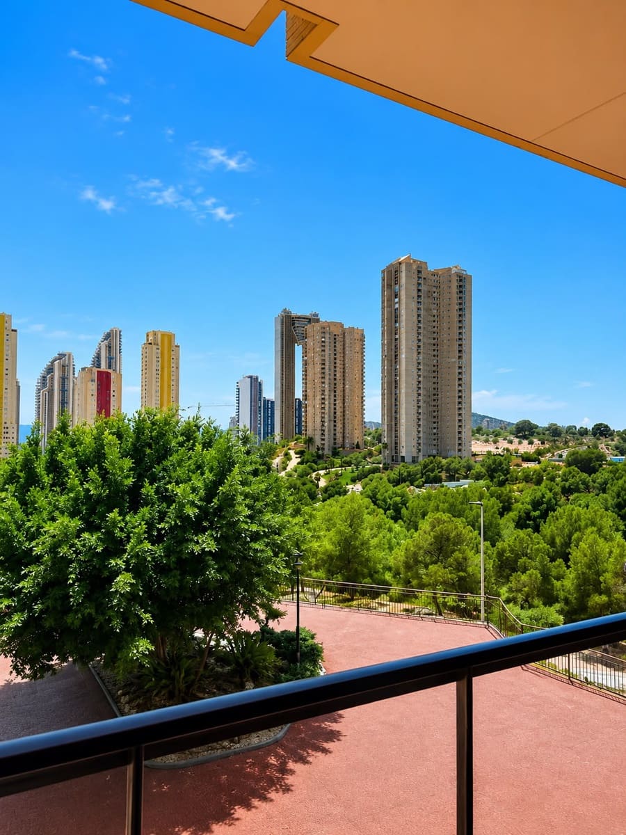 2 quarto Apartamento para venda em Benidorm com piscina - 385 000 € (Ref: 10076601)