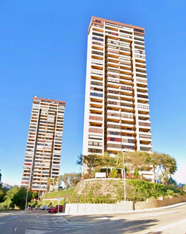 2 quarto Apartamento para venda em Benidorm com piscina - 385 000 € (Ref: 10076601)