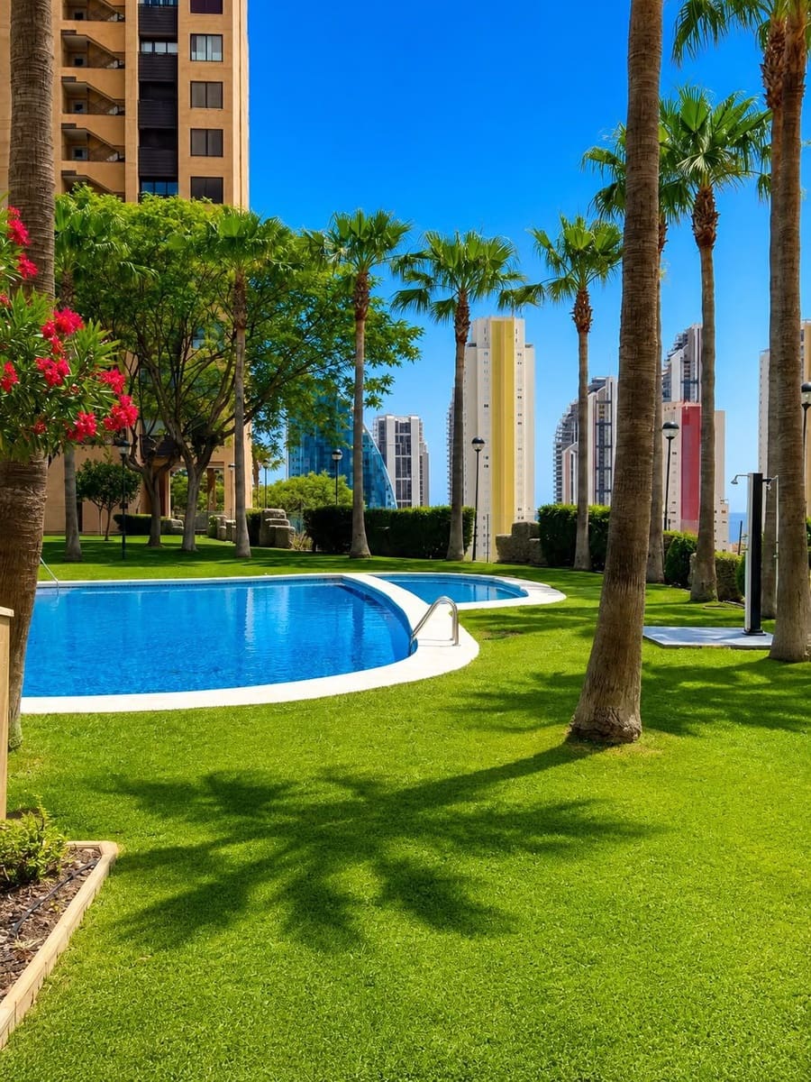 2 quarto Apartamento para venda em Benidorm com piscina - 385 000 € (Ref: 10076601)