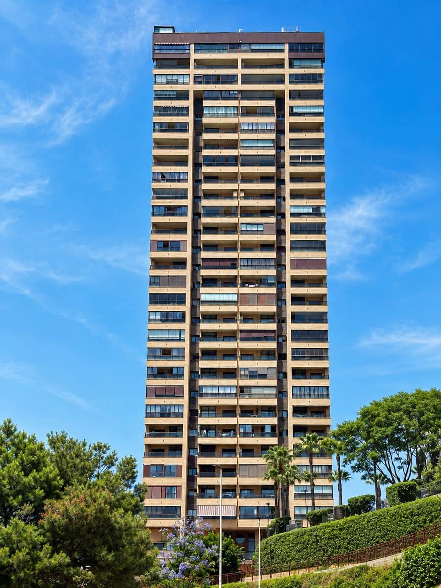2 quarto Apartamento para venda em Benidorm com piscina - 385 000 € (Ref: 10076601)
