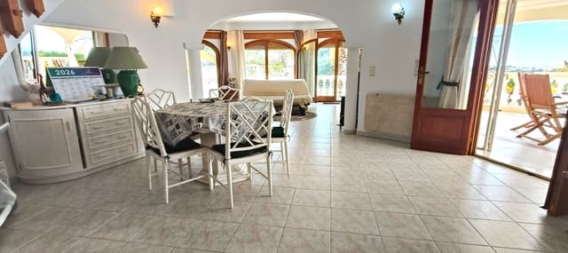 3 chambre Villa/Maison à vendre à Pueblo, Calpe / Calp avec piscine - 780 000 € (Ref: 10078516)