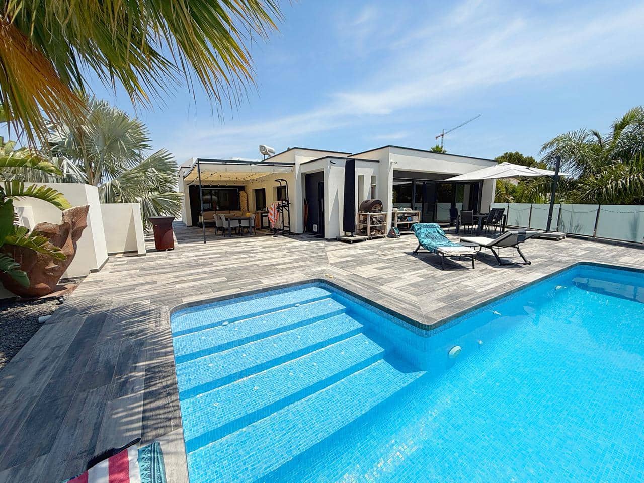 Chalet de 3 habitaciones en Calpe / Calp en venta con piscina - 895.000 € (Ref: 10081475)