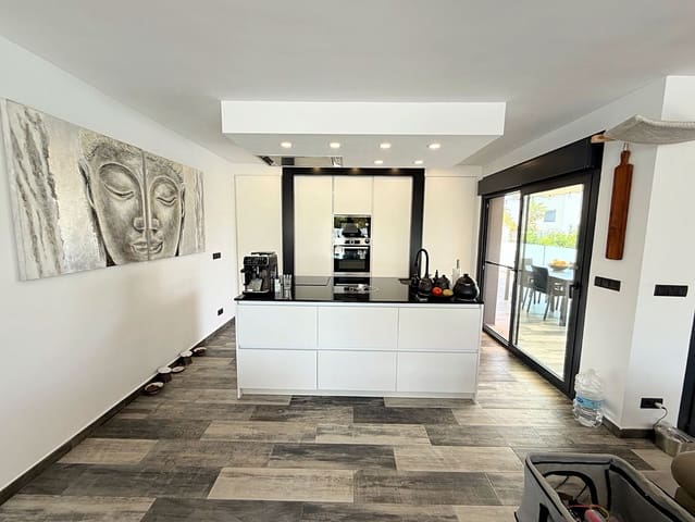 Chalet de 3 habitaciones en Pueblo, Calpe / Calp en venta con piscina - 895.000 € (Ref: 10081475)
