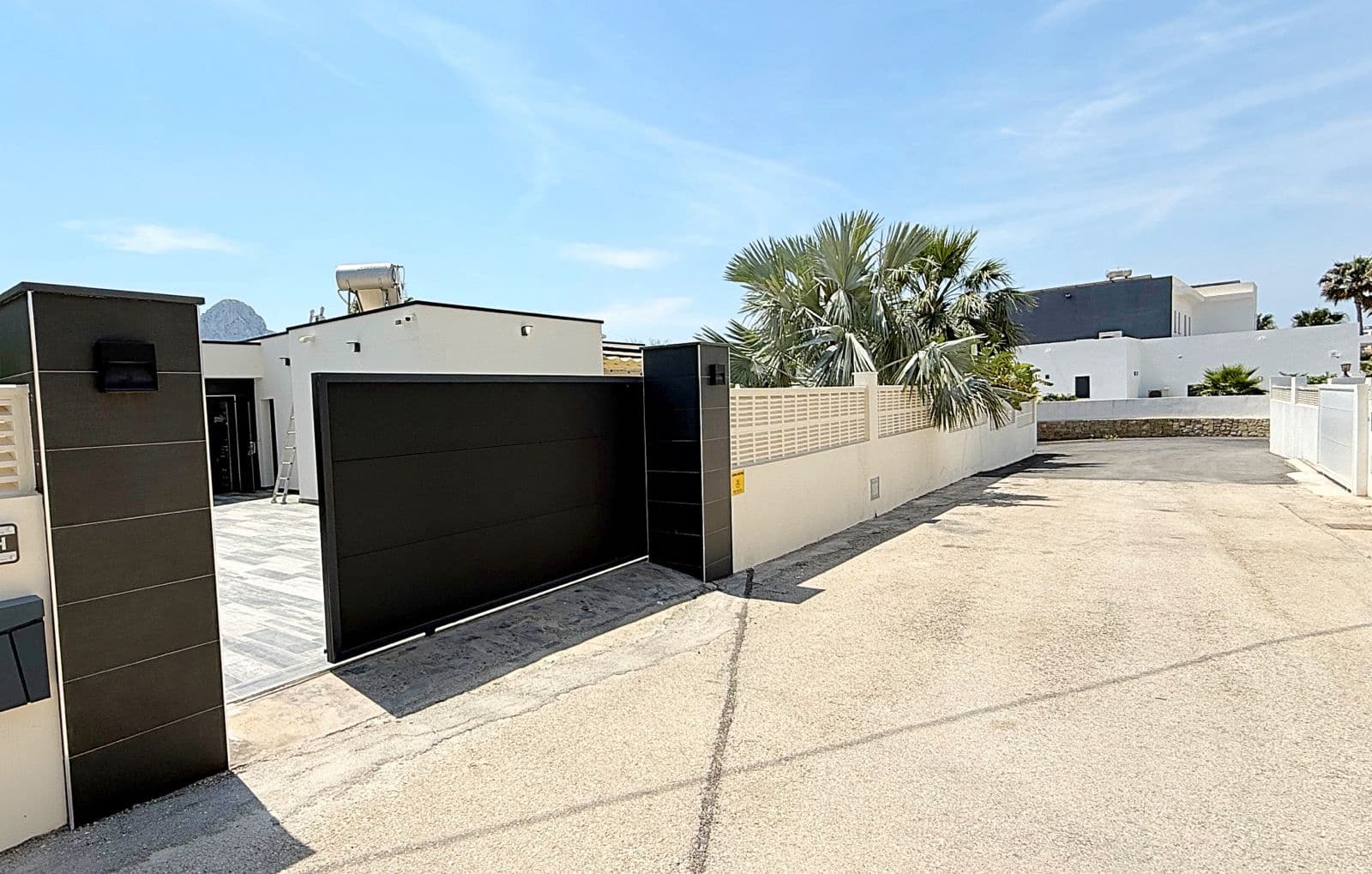 Chalet de 3 habitaciones en Calpe / Calp en venta con piscina - 895.000 € (Ref: 10081475)