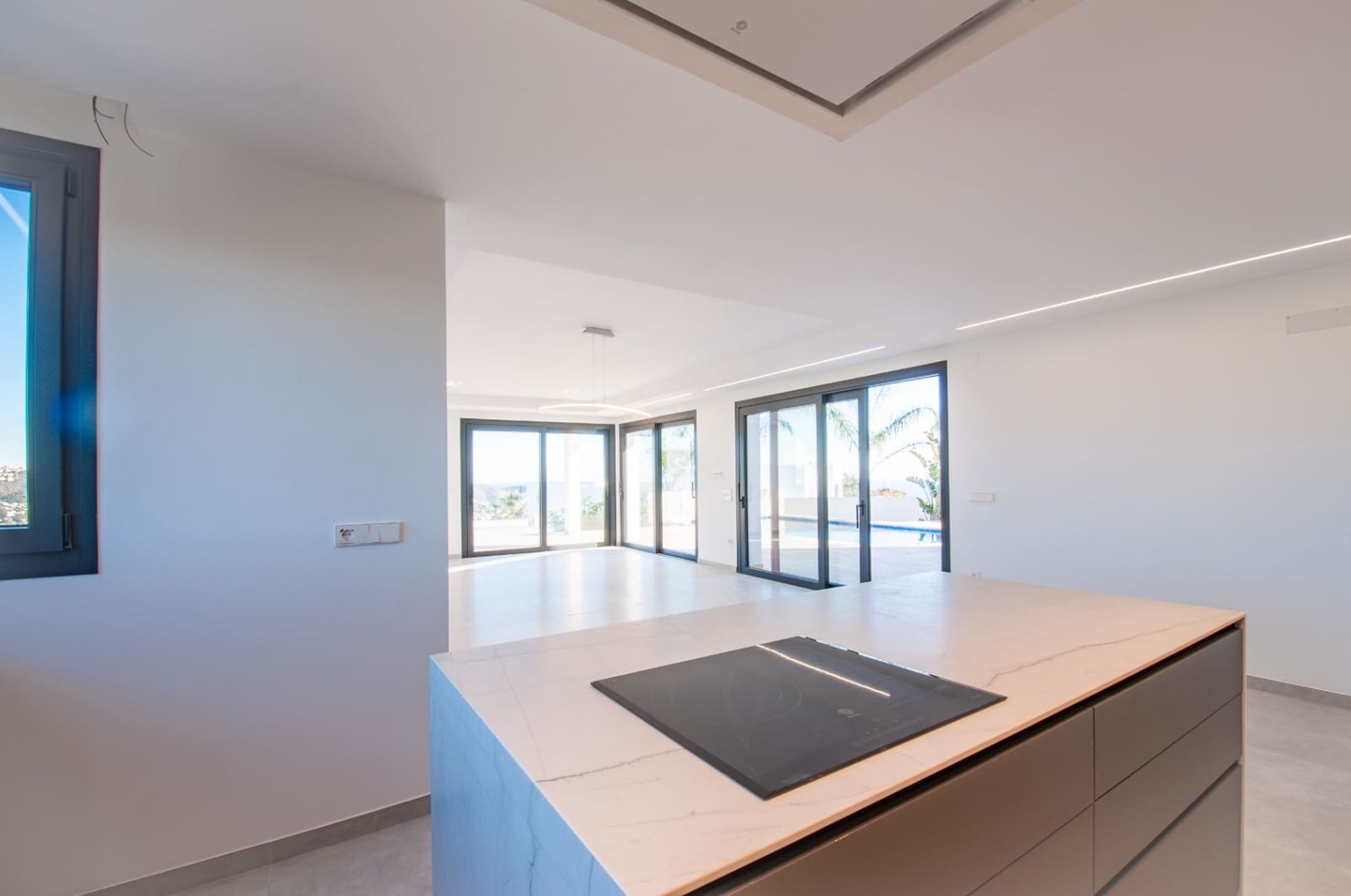 3 soverom Villa til salgs i Moraira med svømmebasseng garasje - € 2 250 000 (Ref: 10130101)