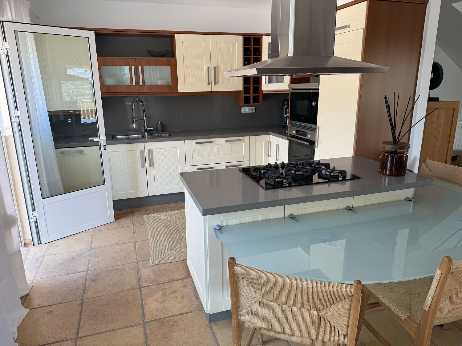 6 bedroom Villa for sale in Benitachell / Benitatxell with pool garage - € 1,250,000 (Ref: 10132106)