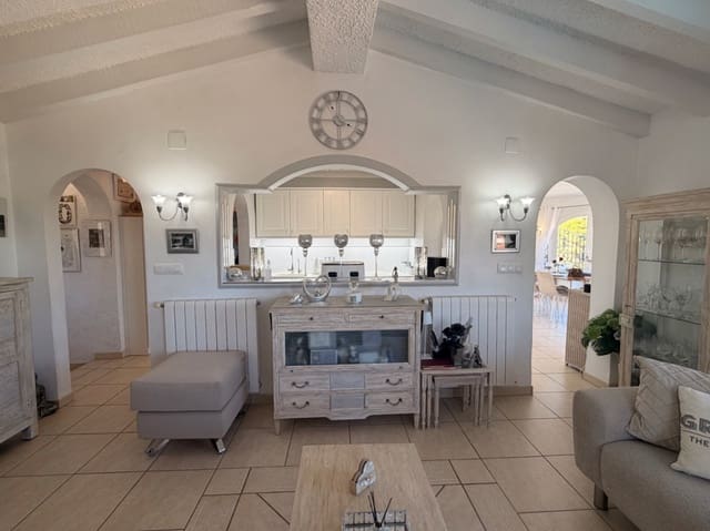 5 bedroom Villa for sale in Benissa with pool garage - € 669,000 (Ref: 10132109)