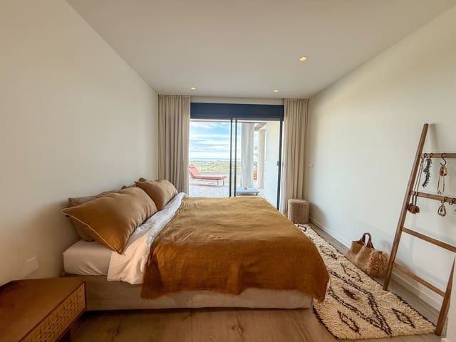 3 slaapkamer Appartement te koop in Sella met zwembad garage - € 670.000 (Ref: 10136274)