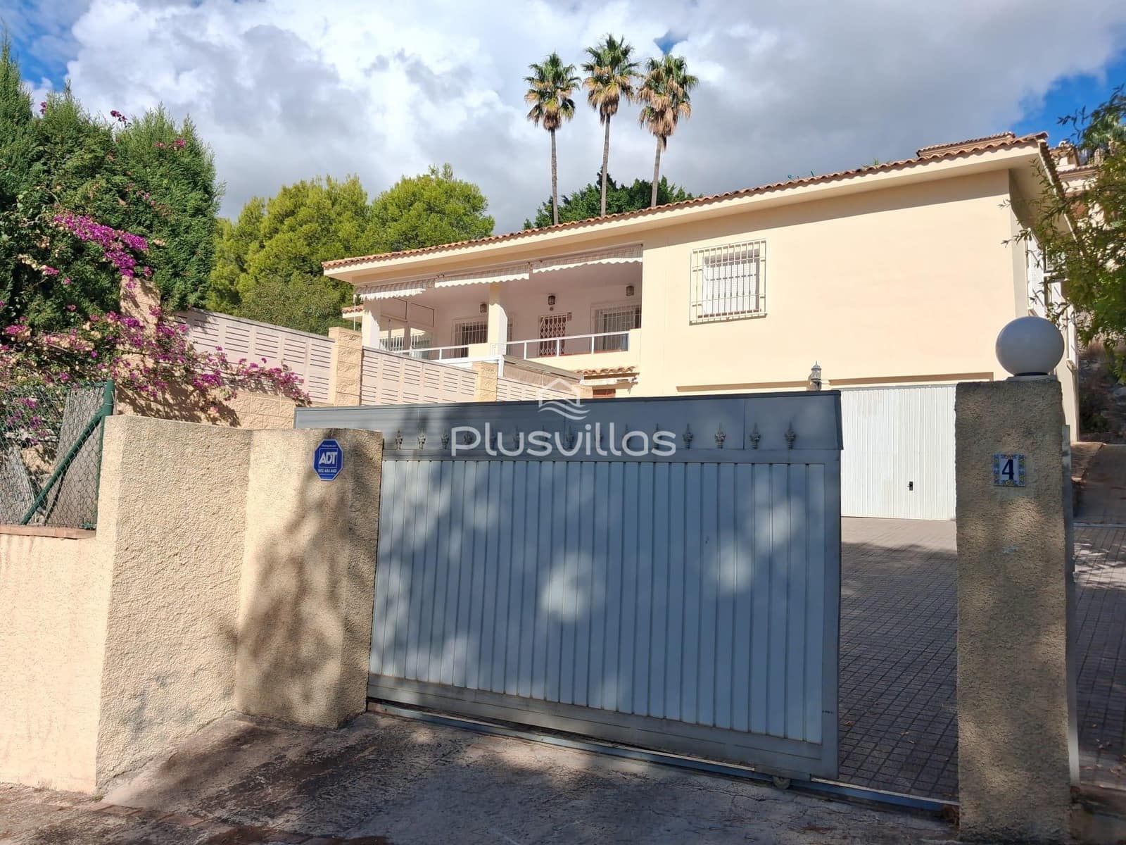 4 bedroom Villa for sale in Altea with pool garage - € 560,000 (Ref: 10139892)