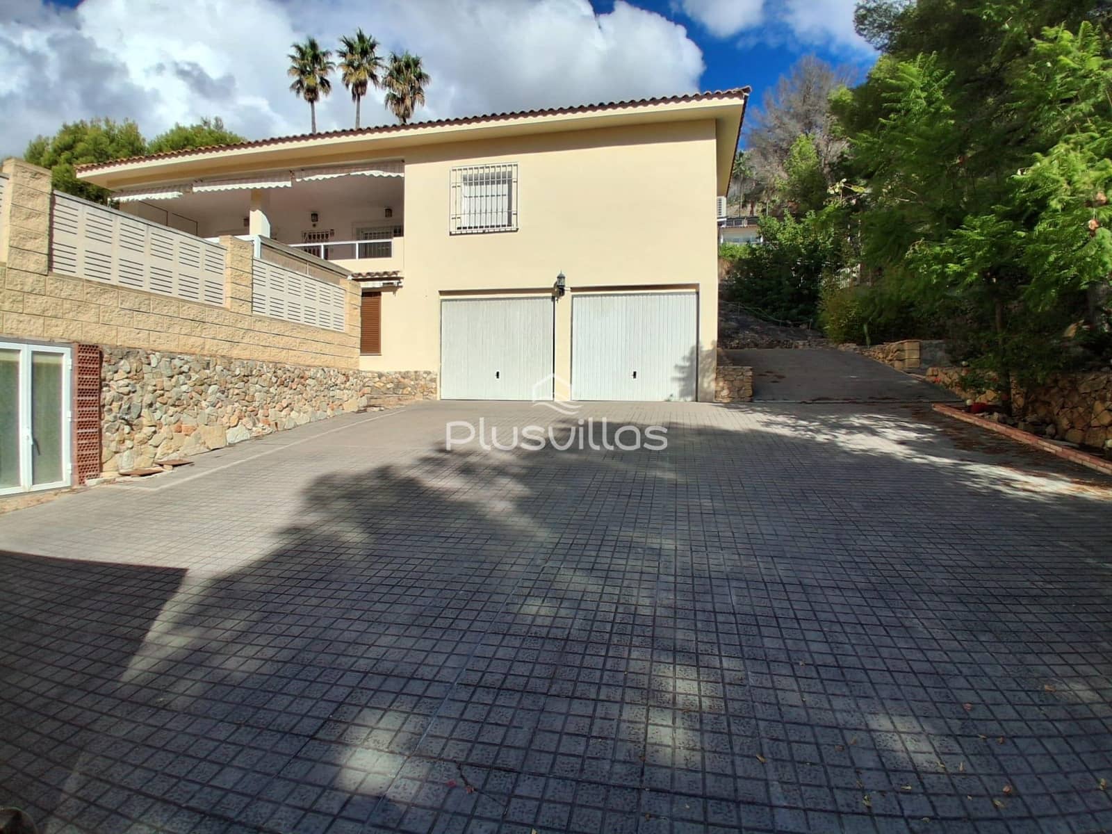 4 bedroom Villa for sale in Altea with pool garage - € 560,000 (Ref: 10139892)