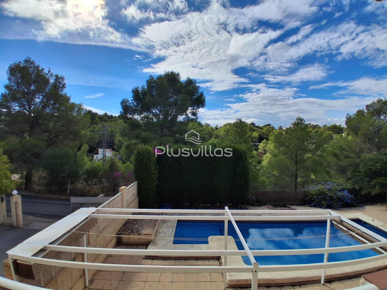 4 bedroom Villa for sale in Altea with pool garage - € 560,000 (Ref: 10139892)
