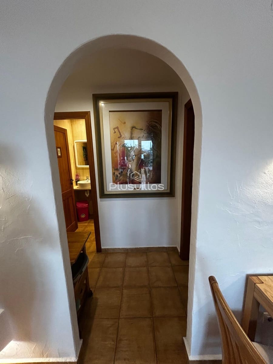 3 makuuhuone Kaupallinen myytävänä paikassa Calpe / Calp - 450 000 € (Ref: 10147316)