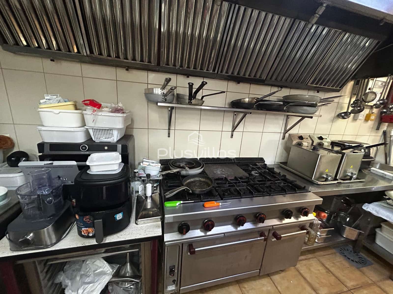 3 makuuhuone Kaupallinen myytävänä paikassa Calpe / Calp - 450 000 € (Ref: 10147316)