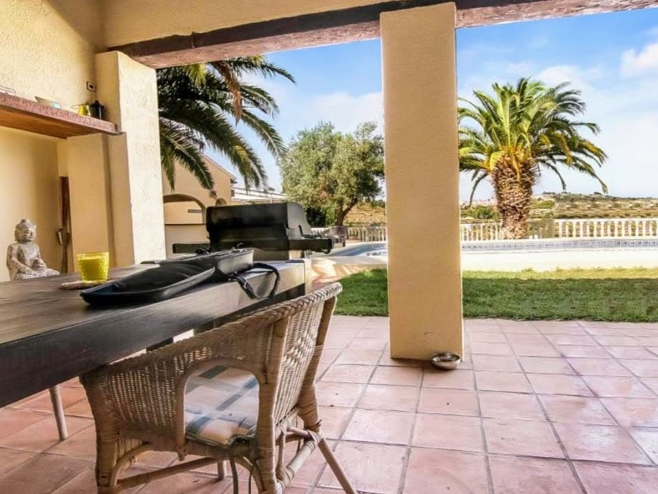 7 bedroom Villa for sale in Benissa with pool garage - € 995,000 (Ref: 10161695)