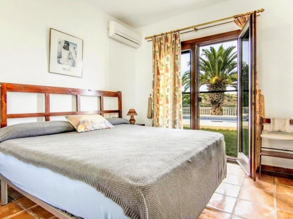 7 bedroom Villa for sale in Benissa with pool garage - € 995,000 (Ref: 10161695)
