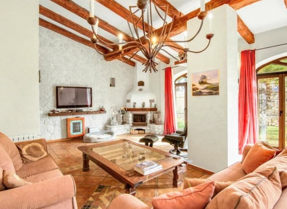 7 bedroom Villa for sale in Benissa with pool garage - € 995,000 (Ref: 10161695)