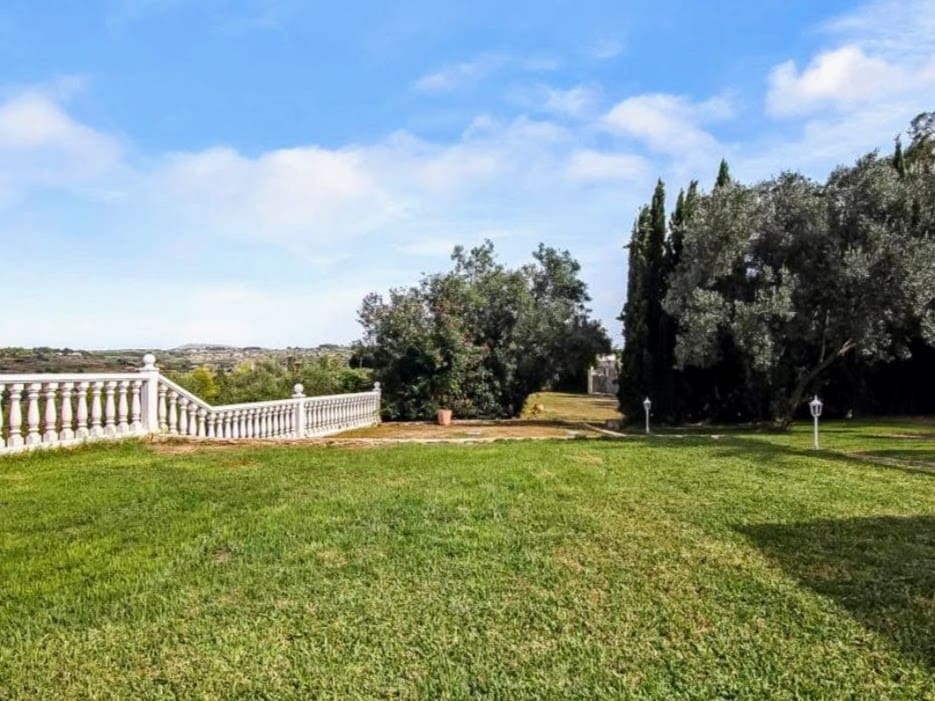7 bedroom Villa for sale in Benissa with pool garage - € 995,000 (Ref: 10161695)