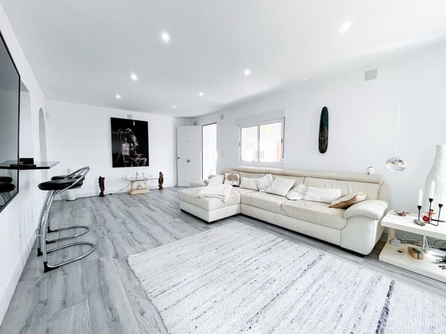 3 sovrum Villa till salu i Pueblo, Calpe / Calp med pool garage - 535 000 € (Ref: 10161702)