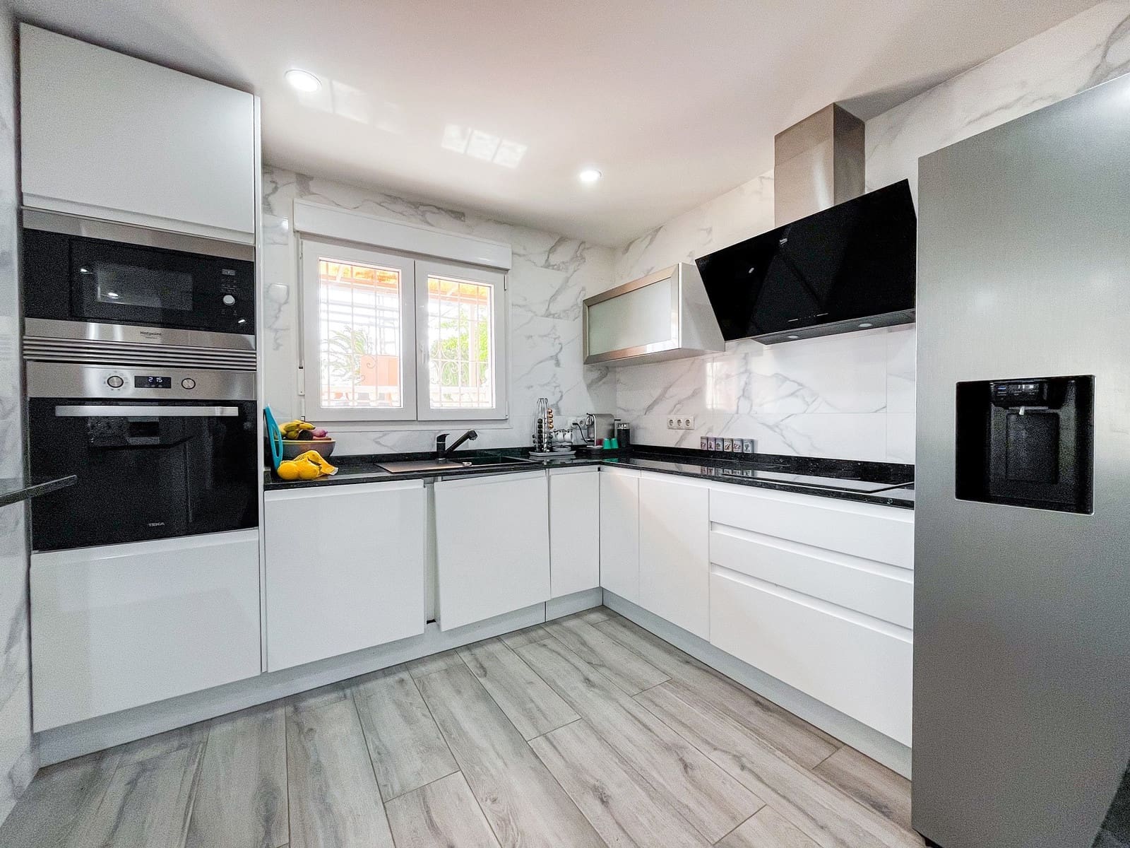 3 soverom Villa til salgs i Calpe / Calp med svømmebasseng garasje - € 535 000 (Ref: 10161702)