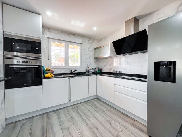 3 sovrum Villa till salu i Pueblo, Calpe / Calp med pool garage - 535 000 € (Ref: 10161702)