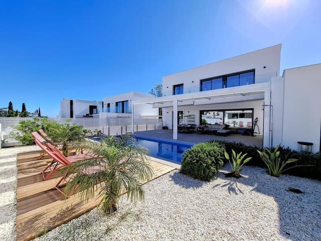 3 soverom Villa til salgs i Centro Urbano, Dénia med svømmebasseng garasje - € 775 000 (Ref: 10165200)