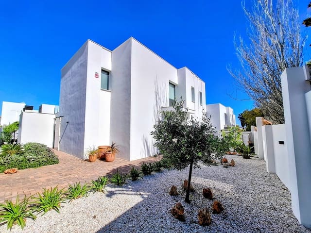 3 soverom Villa til salgs i Centro Urbano, Dénia med svømmebasseng garasje - € 775 000 (Ref: 10165200)