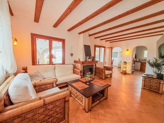 4 soveværelse Villa til salg i Dénia med swimmingpool - € 565.000 (Ref: 10165201)