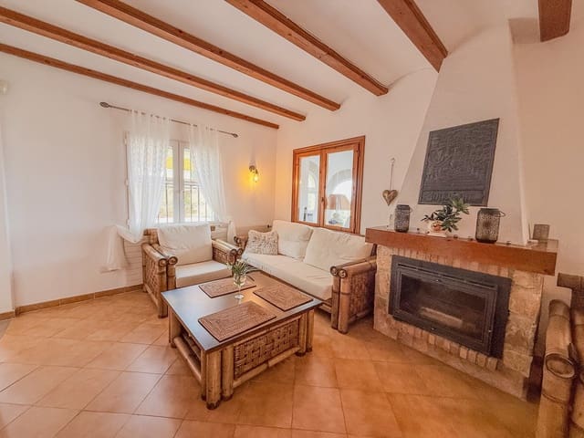 4 soveværelse Villa til salg i Dénia med swimmingpool - € 565.000 (Ref: 10165201)