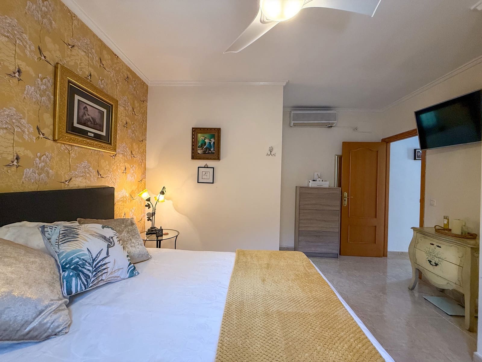 3 sypialnia Willa na sprzedaż w Orba z basenem garażem - 430 000 € (Ref: 10166841)