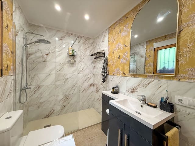 3 sypialnia Willa na sprzedaż w Orba z basenem garażem - 430 000 € (Ref: 10166841)