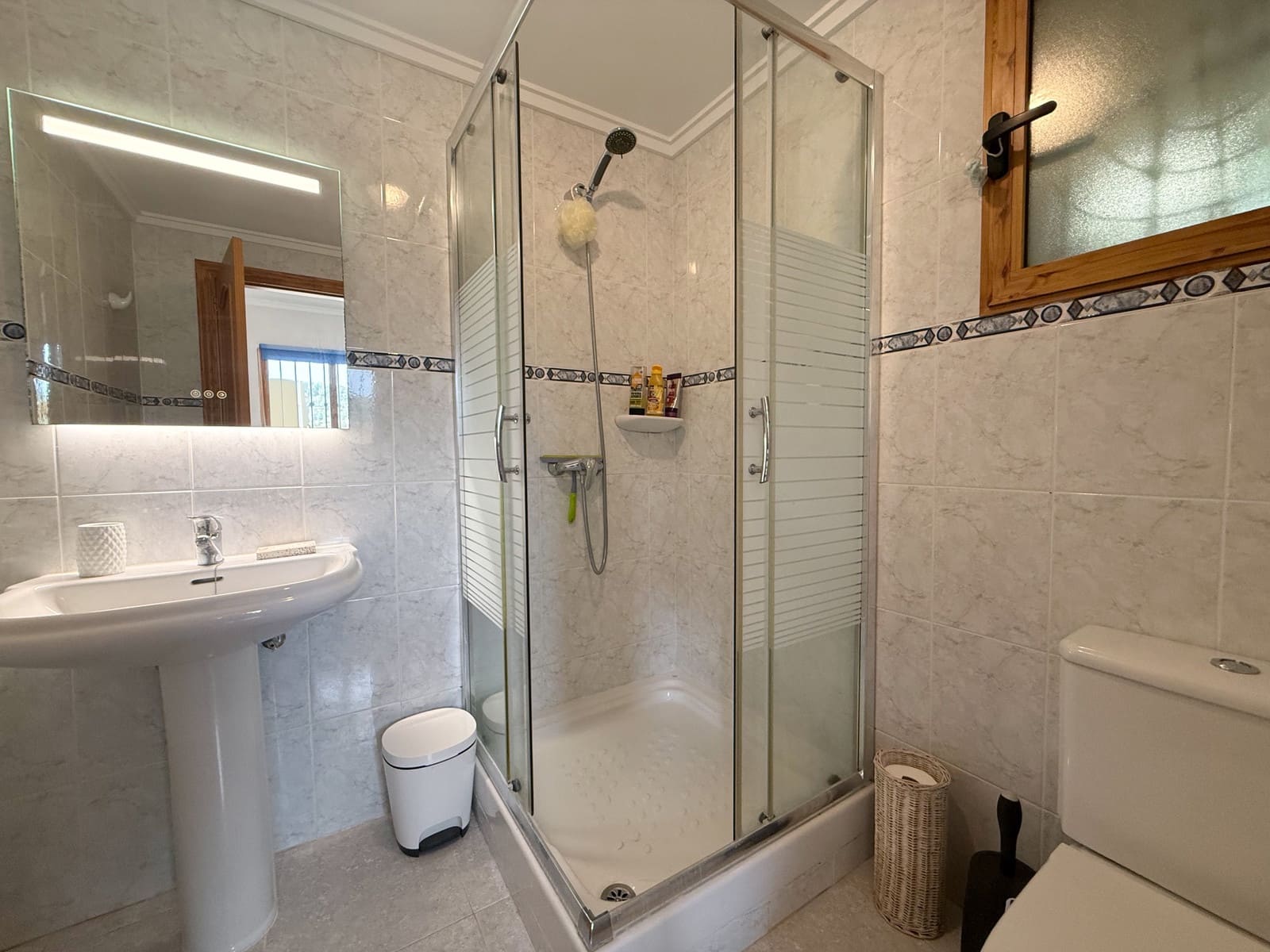 3 sypialnia Willa na sprzedaż w Orba z basenem garażem - 430 000 € (Ref: 10166841)