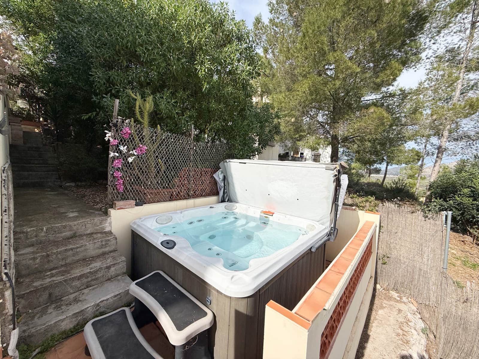3 sypialnia Willa na sprzedaż w Orba z basenem garażem - 430 000 € (Ref: 10166841)