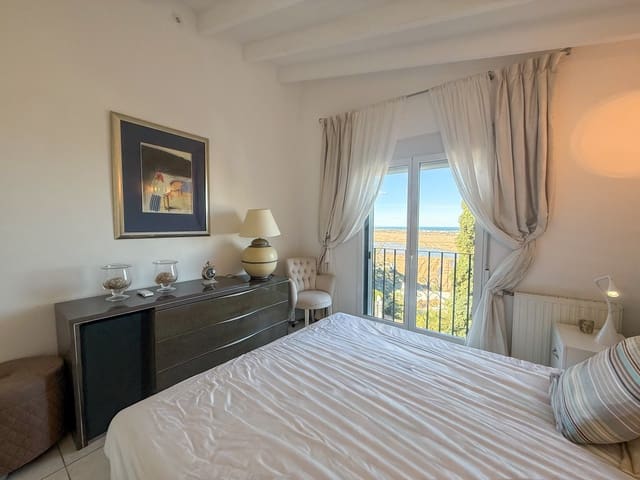 Chalet de 4 habitaciones en Pego en venta con piscina garaje - 540.000 € (Ref: 10166842)